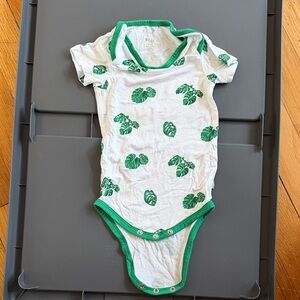 Kyte baby Green Leaf Print Kids Bodysuit 6-12mo